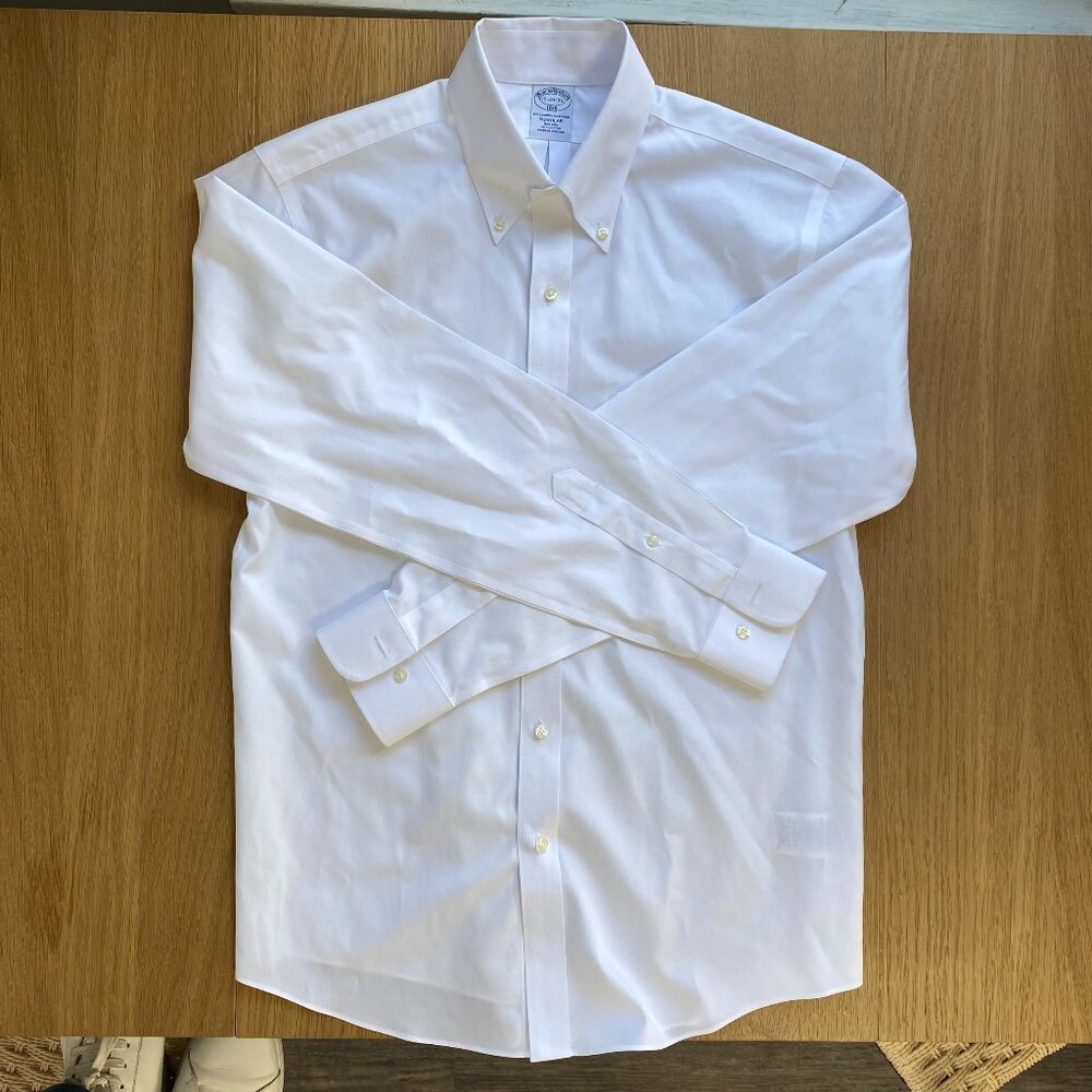 Brooks Brothers Non-Iron Button Down White Regular Fit 15 34/35